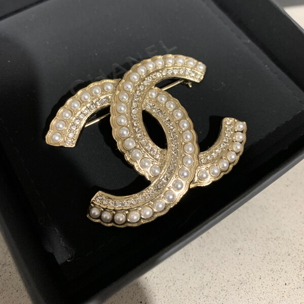 シャネル ブローチ 偽物 激安 chanel CCブローチ ココマークアクセパール BROOCH chanel21483