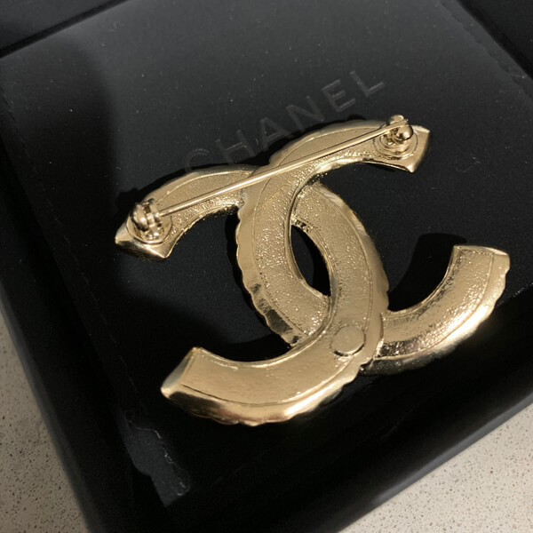 シャネル ブローチ 偽物 激安 chanel CCブローチ ココマークアクセパール BROOCH chanel21483