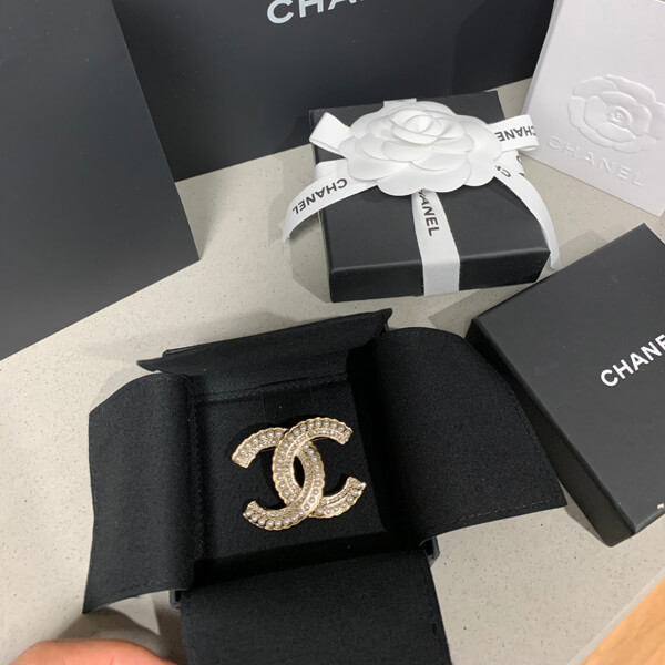 シャネル ブローチ 偽物 激安 chanel CCブローチ ココマークアクセパール BROOCH chanel21483