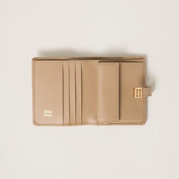 ミュウミュウ 偽物 Compact Wallet ロゴベルト 三つ折り財布 4色 miu21154