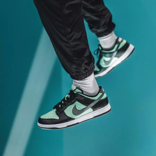 nike ティファニー 偽物☆ナイキ コラボ ハイブランド 2023☆スニーカー 8色 DZ1382-001