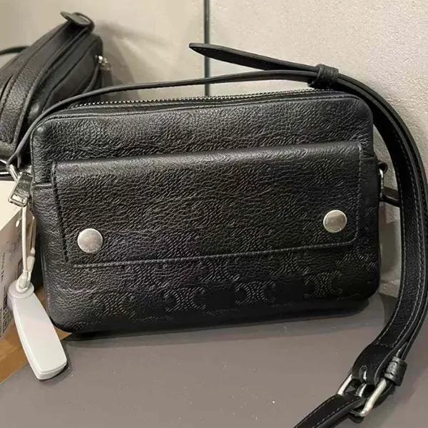 セリーヌ ミニ カメラバッグ トリオンフ エンボス加工 119243GDW