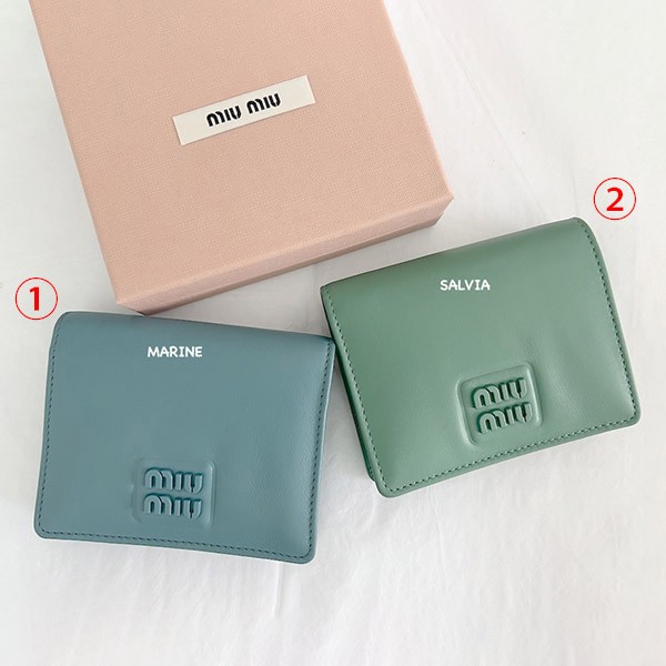 送料無料ミュウミュウ 偽物 Compact Wallet ロゴ コンパクト レザー二つ折り財布 5MV204 2F8K F0092