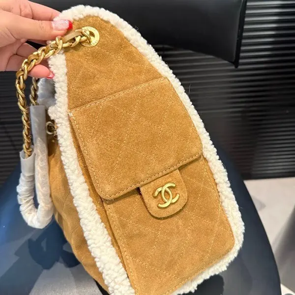 シャネル25 スモールバッグ もこもこボア AS5293 B22309 U4139