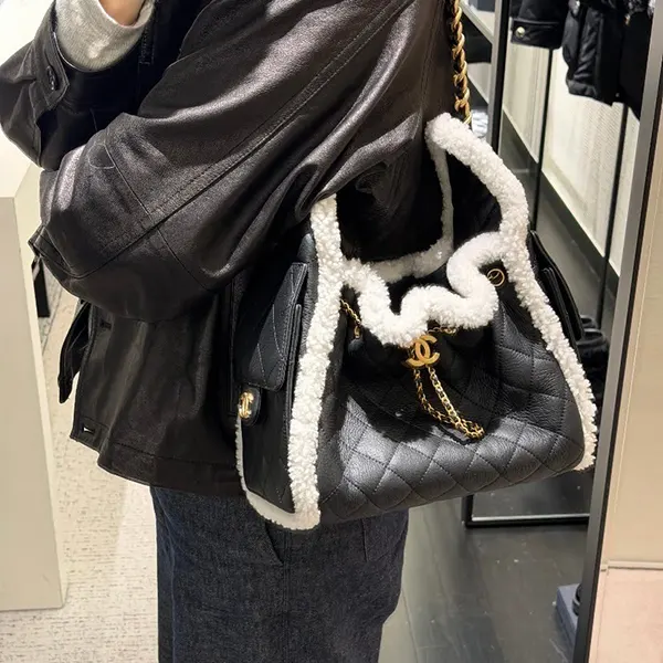 シャネル25 スモールバッグ もこもこボア AS5293 B22309 U4139