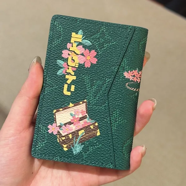 ルイヴィトン カードケース コピー M2597【レアで入手困難♪】