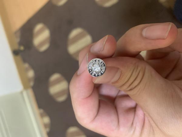 【人気商品】ブルガリ 偽物 ピアス ブルガリ ダイヤ ホワイトゴールド スタッドピアス ブルガリイヤリング OR140802